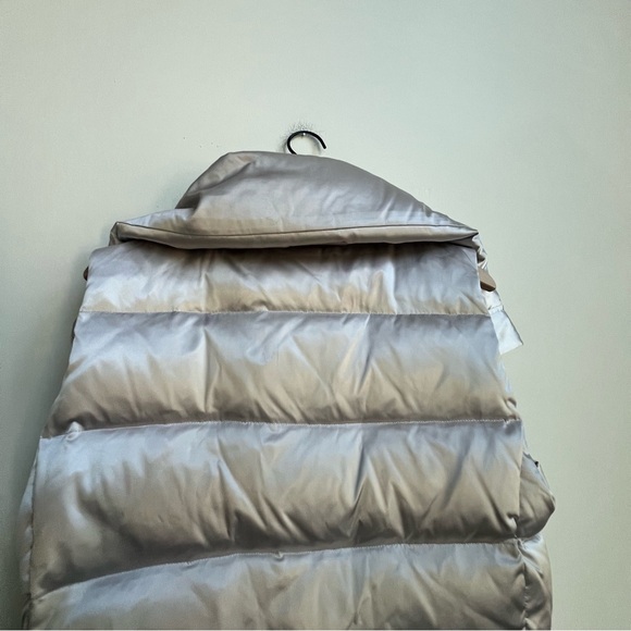 Talbots Metallic Silver puffer vest Duck down filled medium Pockets Full Zip - Picture 9 of 11